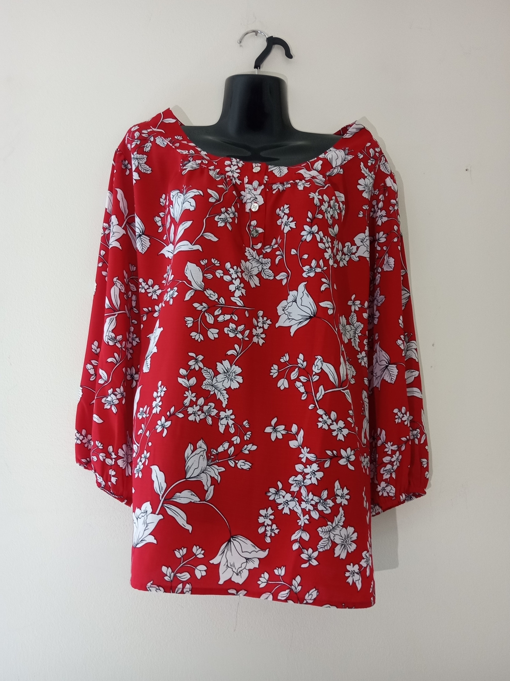 Adrienne Vittadini Red Floral Boatneck Blouse